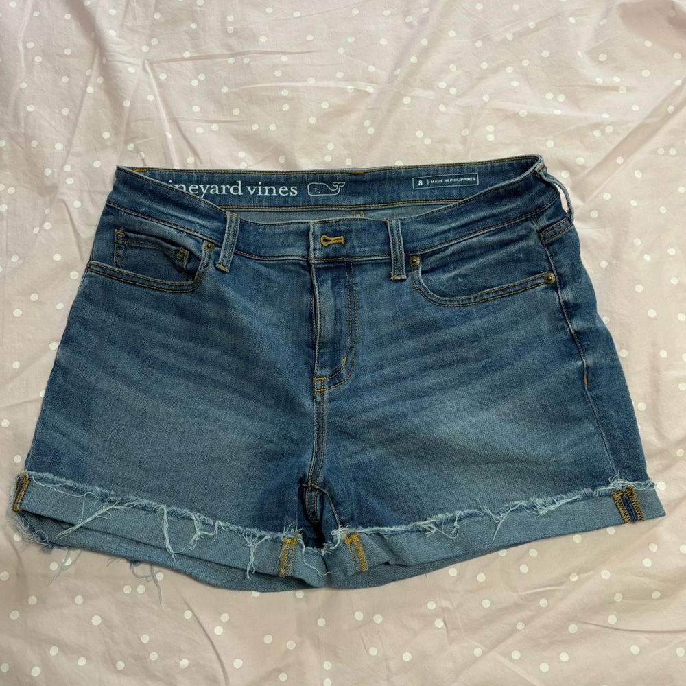 Vineyard Vines Size 8 Women’s Jean Shorts.